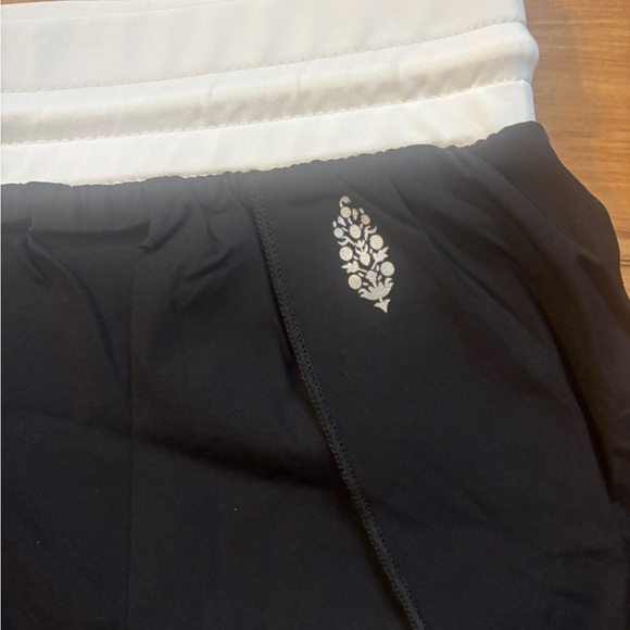 Free People Movement Day Dream 2-in-1 Shorts L - Picture 3 of 7